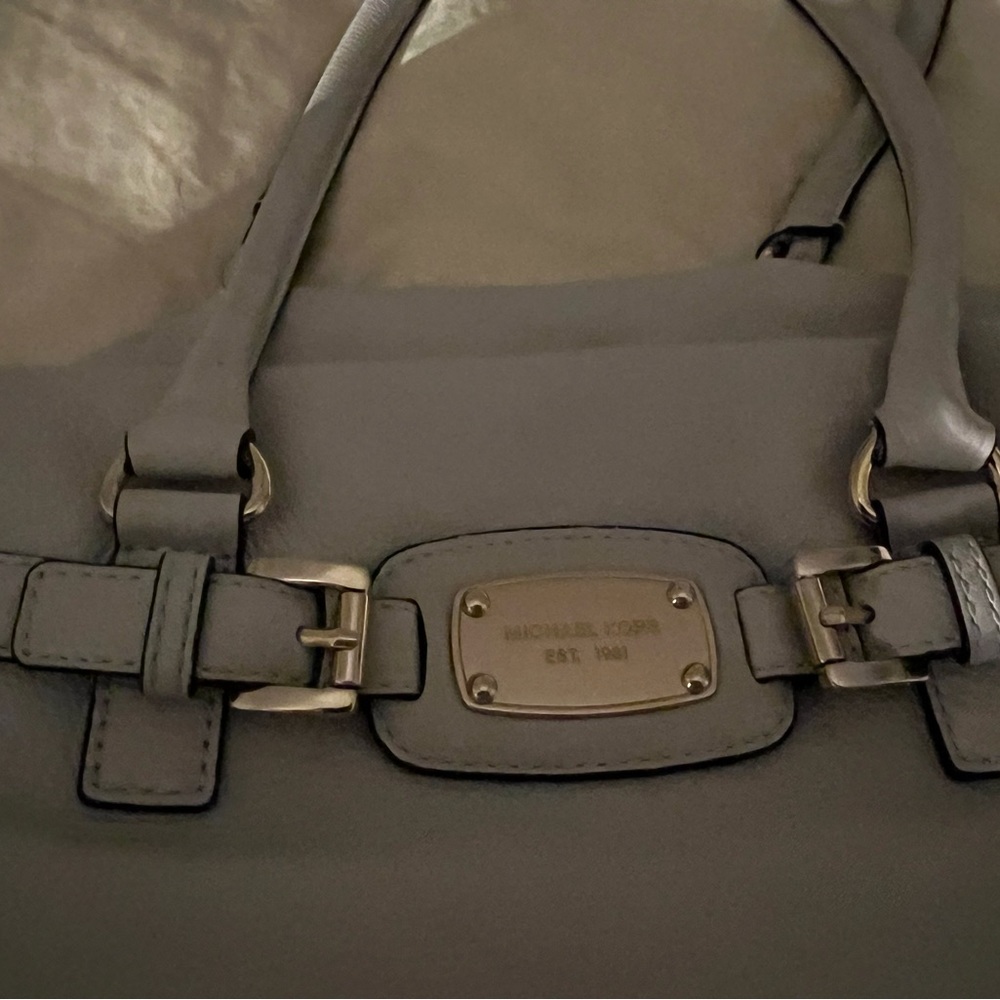 Michel Kors white leather purse